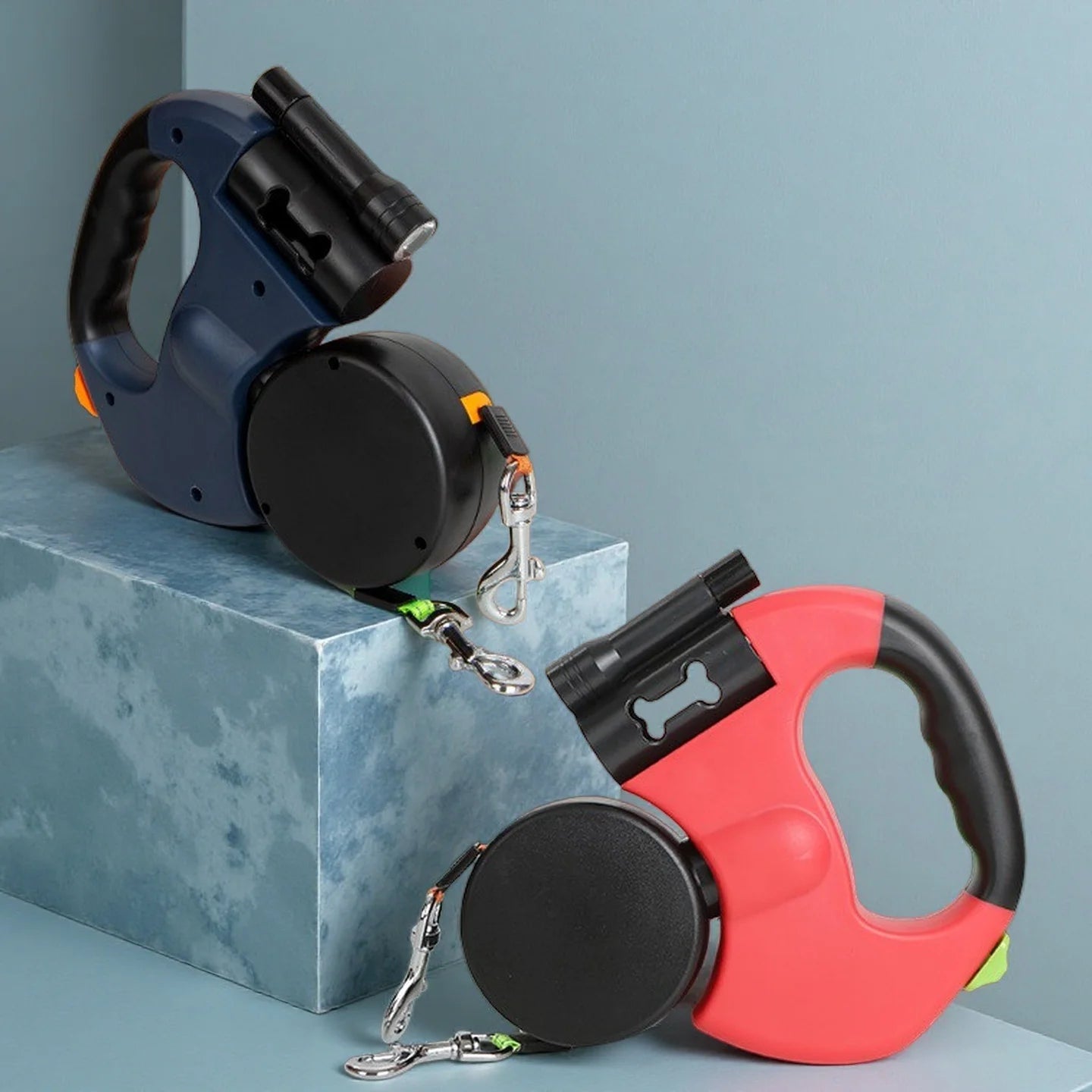 Retractable Dual Doggie Leash with LED Light, 360 Swivel No Tangle for Each Dog Independent Braking with 3M Reflective Leads